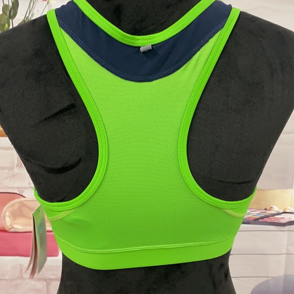 NWT Green Nike Fit Dry Women’s Sport’s Bra Size M - Picture 3 of 6